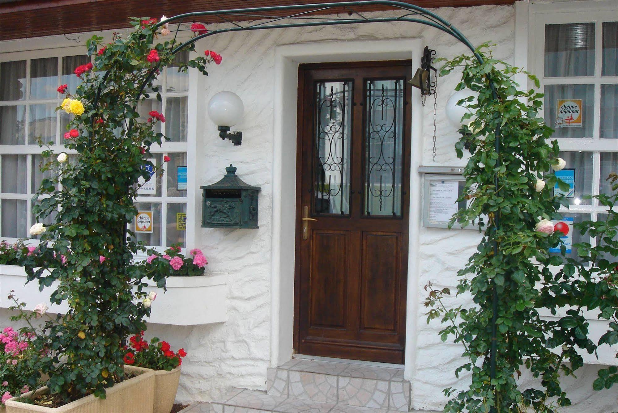 Hotel Restaurant Maison Blanche Rungis Exterior photo