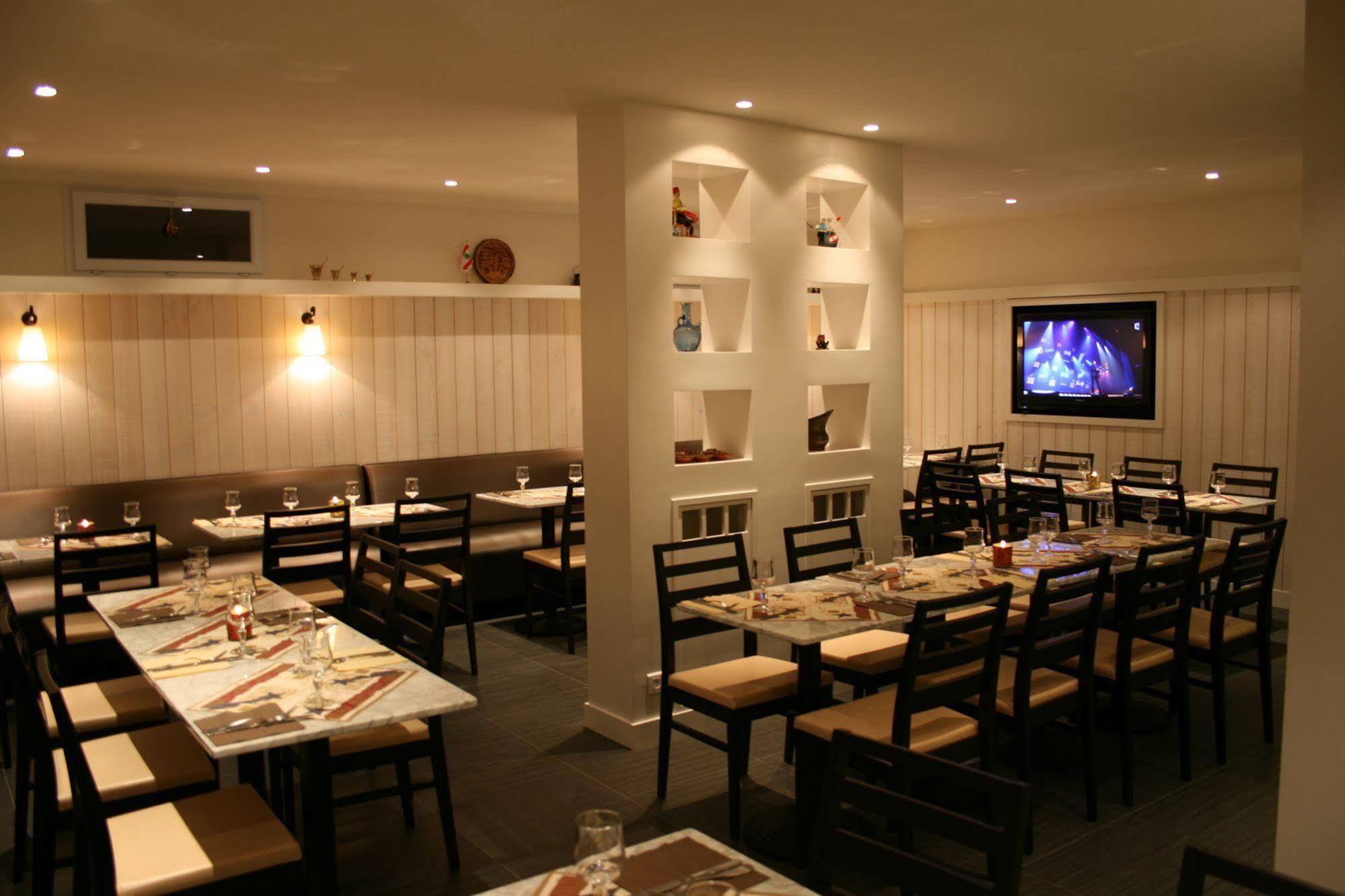 Hotel Restaurant Maison Blanche Rungis Exterior photo