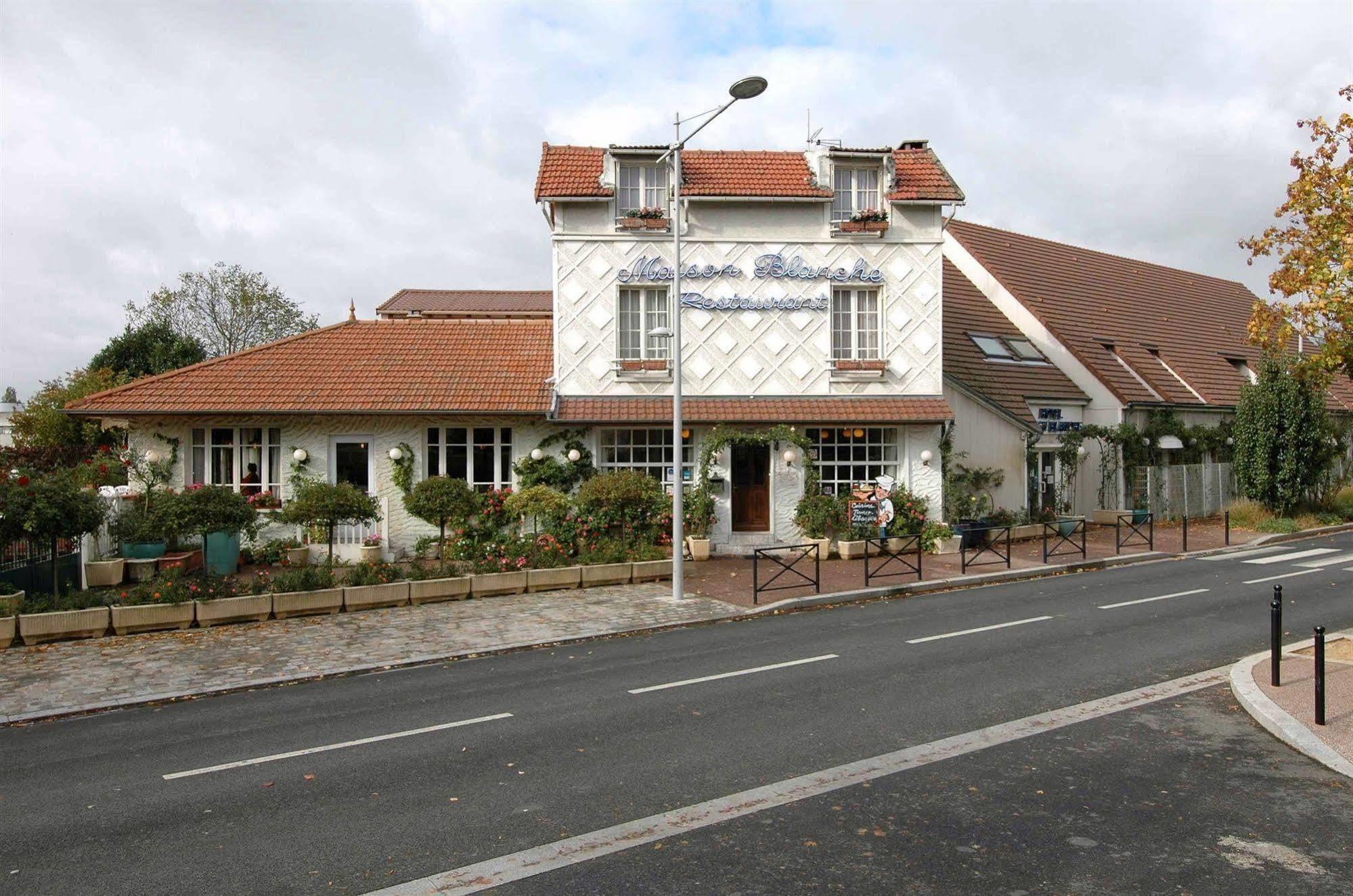 Hotel Restaurant Maison Blanche Rungis Exterior photo