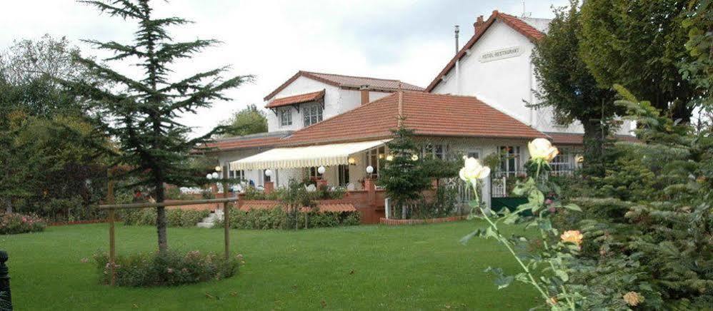 Hotel Restaurant Maison Blanche Rungis Exterior photo
